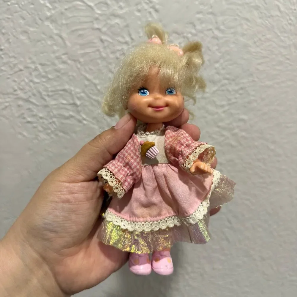 Vintage Mattel 1988 Cherry merry muffin doll in original dress